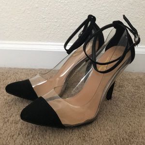 🌟New Listing🌟Black & Clear Pointed Strap Heel